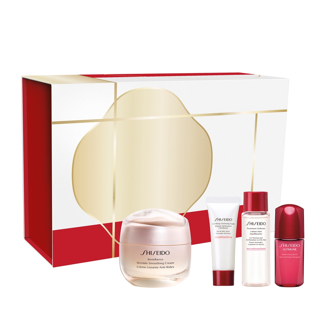 AW25 BENEFIANCE HOLIDAY KIT 70305232101 FACING WITH PRODUCTS RGB